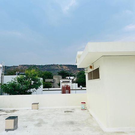 Private & Elegant 3Bhk Villa, Hillside Hideaway, 10 Mins From Mh Bus Stand Aurangabad  Exterior photo